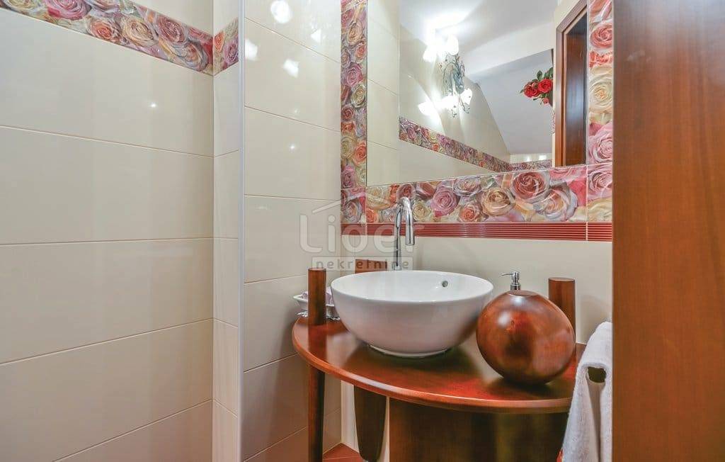 Hiša Nova Vas, 850m2