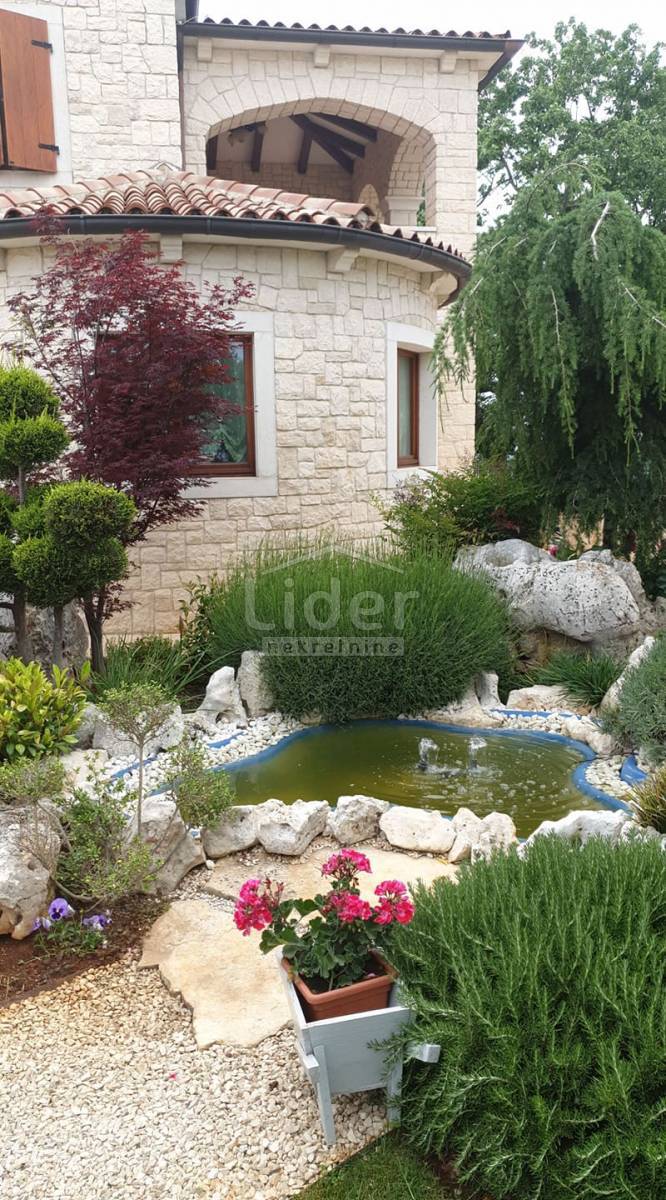 Hiša Nova Vas, 850m2