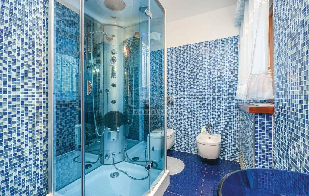 Hiša Nova Vas, 850m2