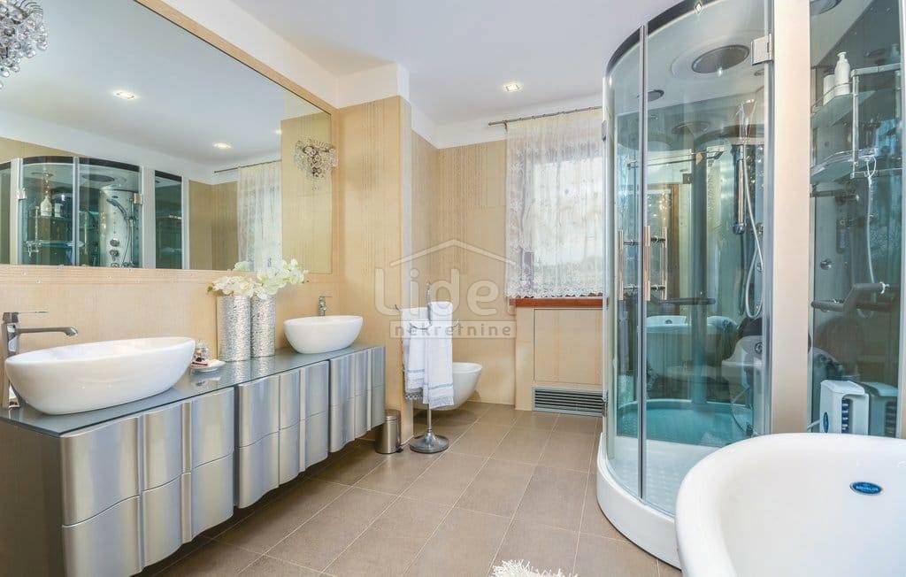 Hiša Nova Vas, 850m2