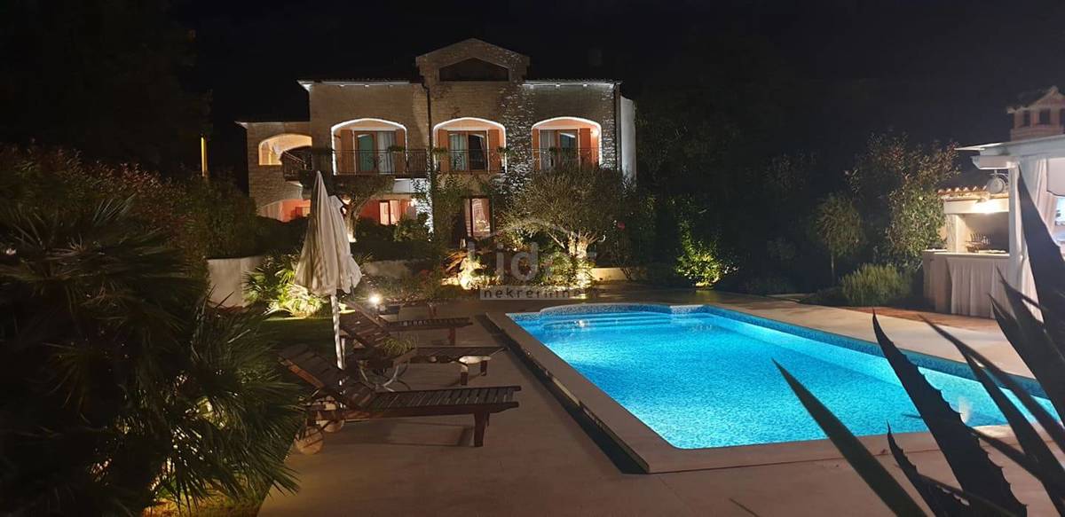 Hiša Nova Vas, 850m2