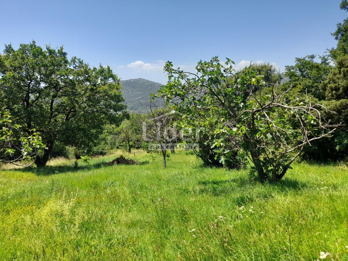 Zemljišče Bribir, 1641m2