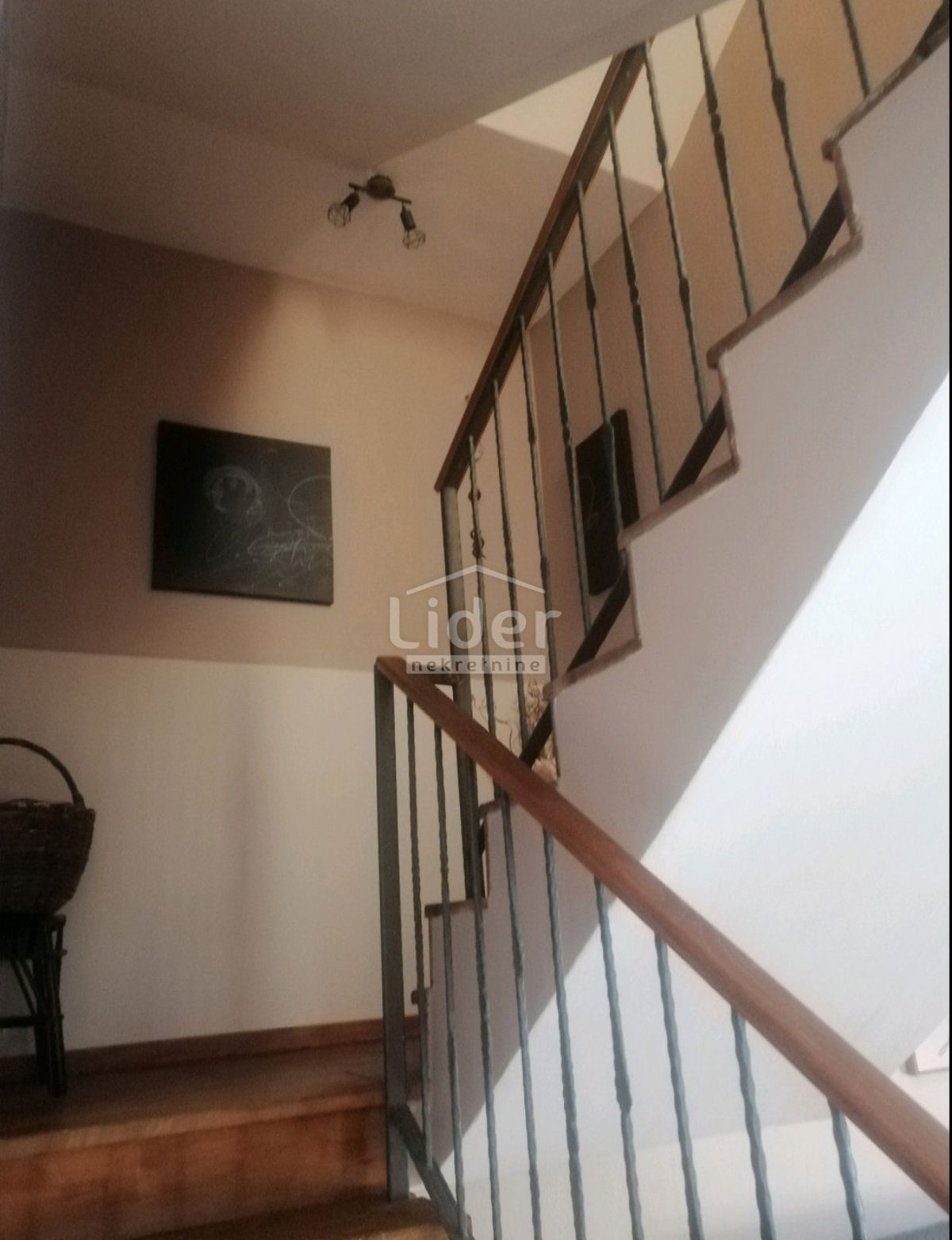 Hiša Meterize, 288m2