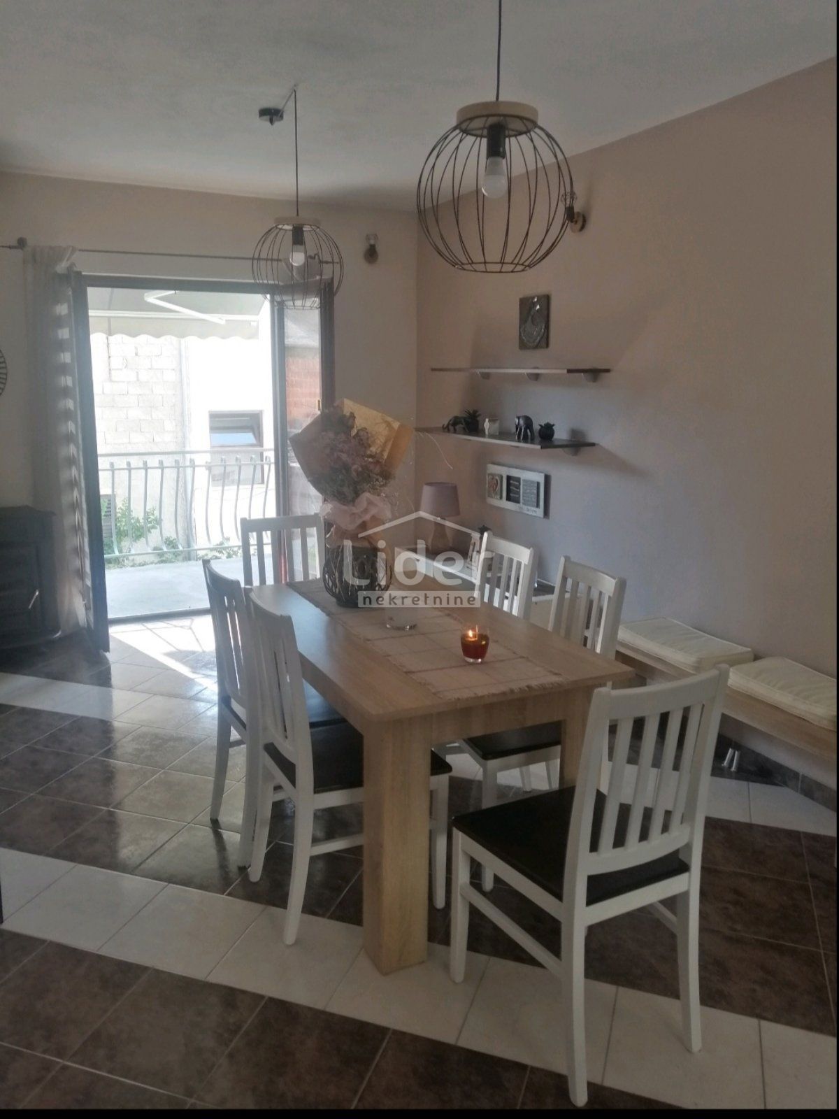 Hiša Meterize, 288m2