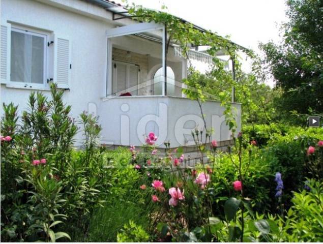 Hiša Pinezići, 100m2