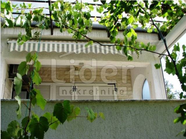 Hiša Pinezići, 100m2