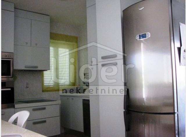 Hiša Pinezići, 100m2