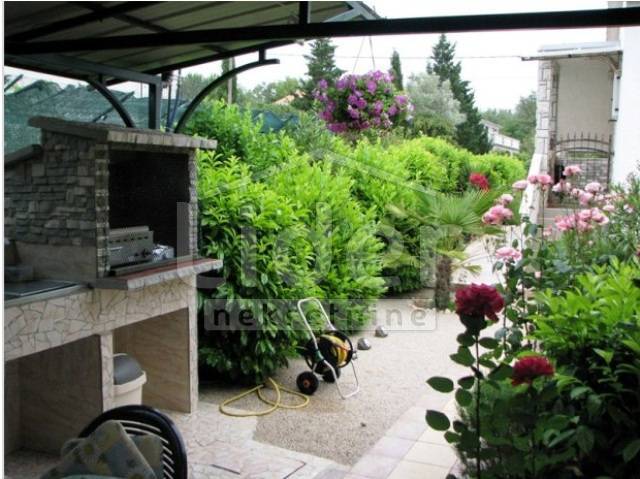 Hiša Pinezići, 100m2