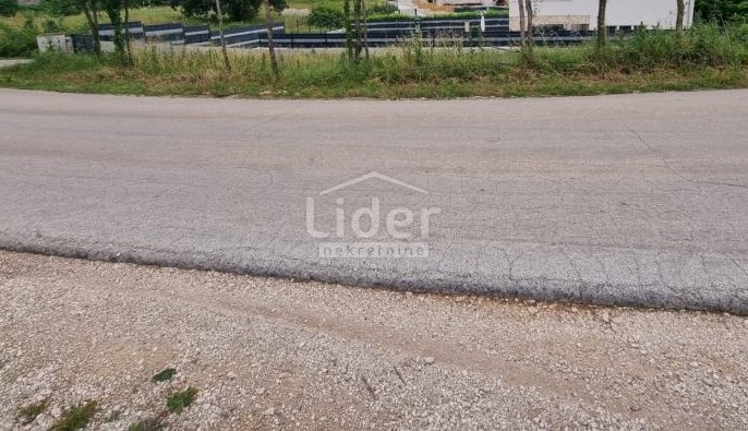 Zemljišče Juršići, 700m2