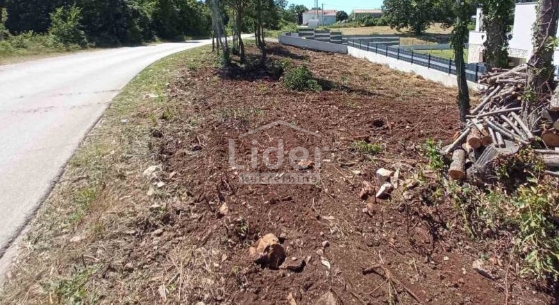 Zemljišče Juršići, 700m2