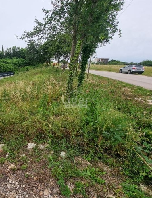 Zemljišče Juršići, 700m2