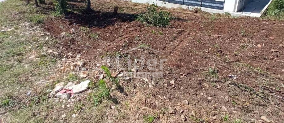 Zemljišče Juršići, 700m2