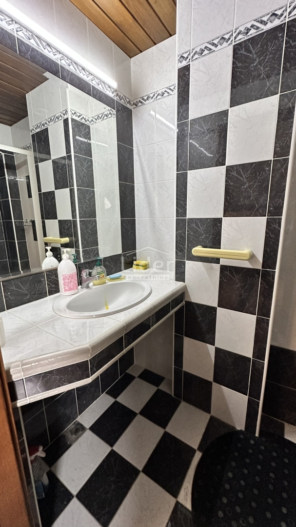 Stanovanje Donja Vežica, 125m2