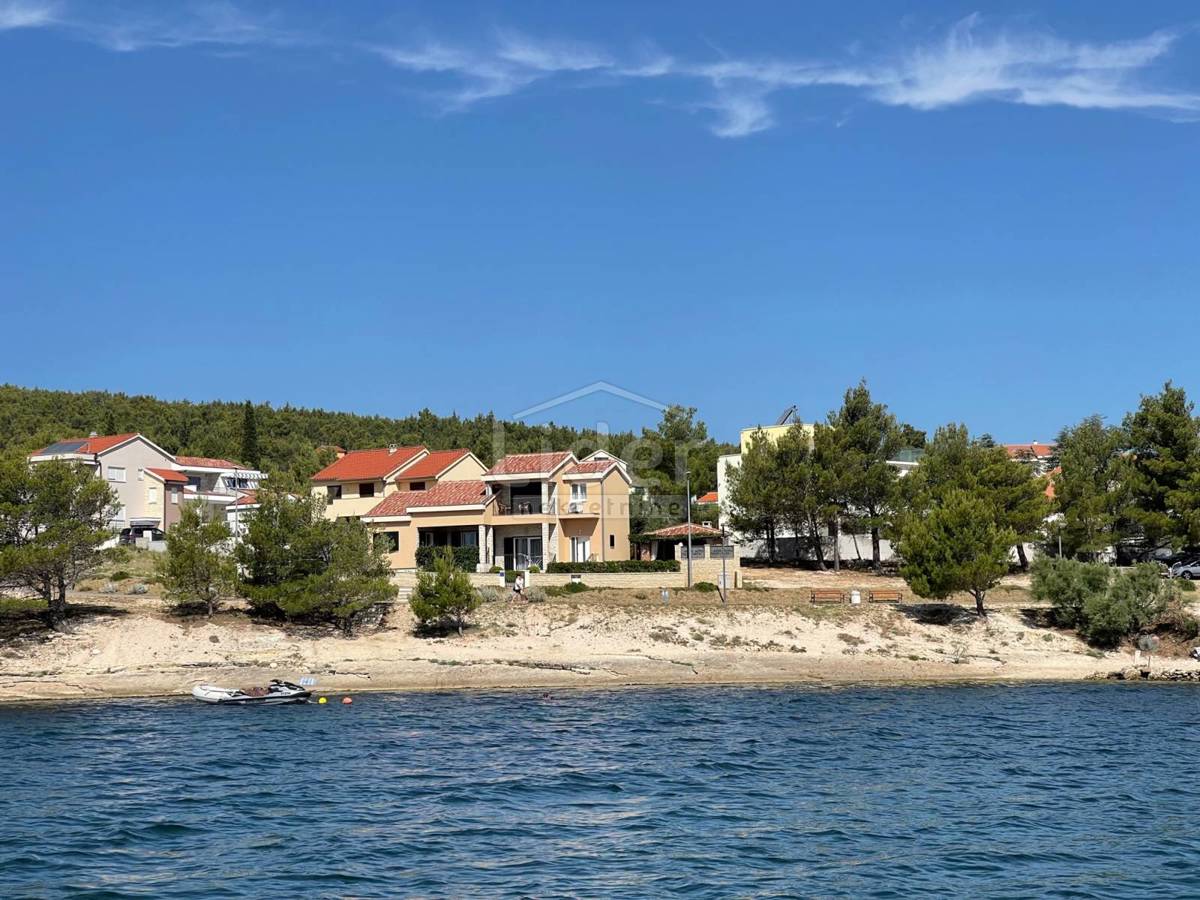 Zemljišče Pridraga, 849m2