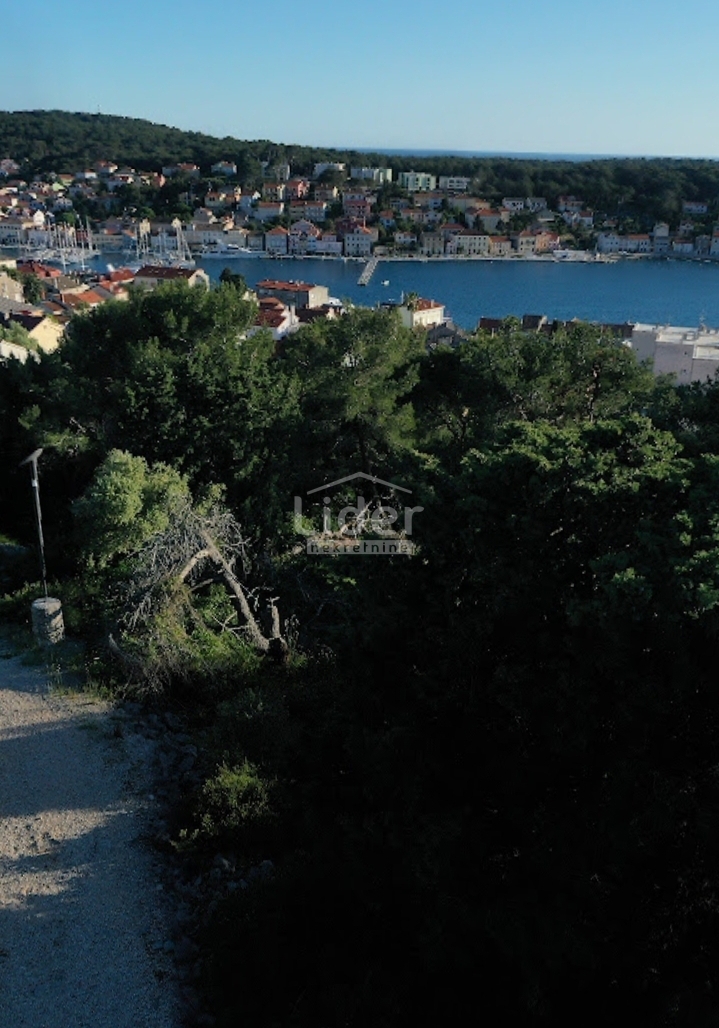 Zemljišče Mali Lošinj, 581m2