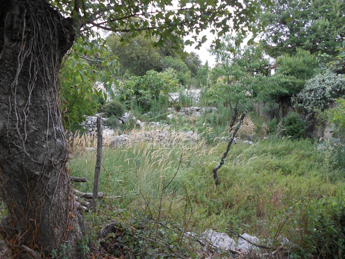 Zemljišče Rožmanići, 1261m2