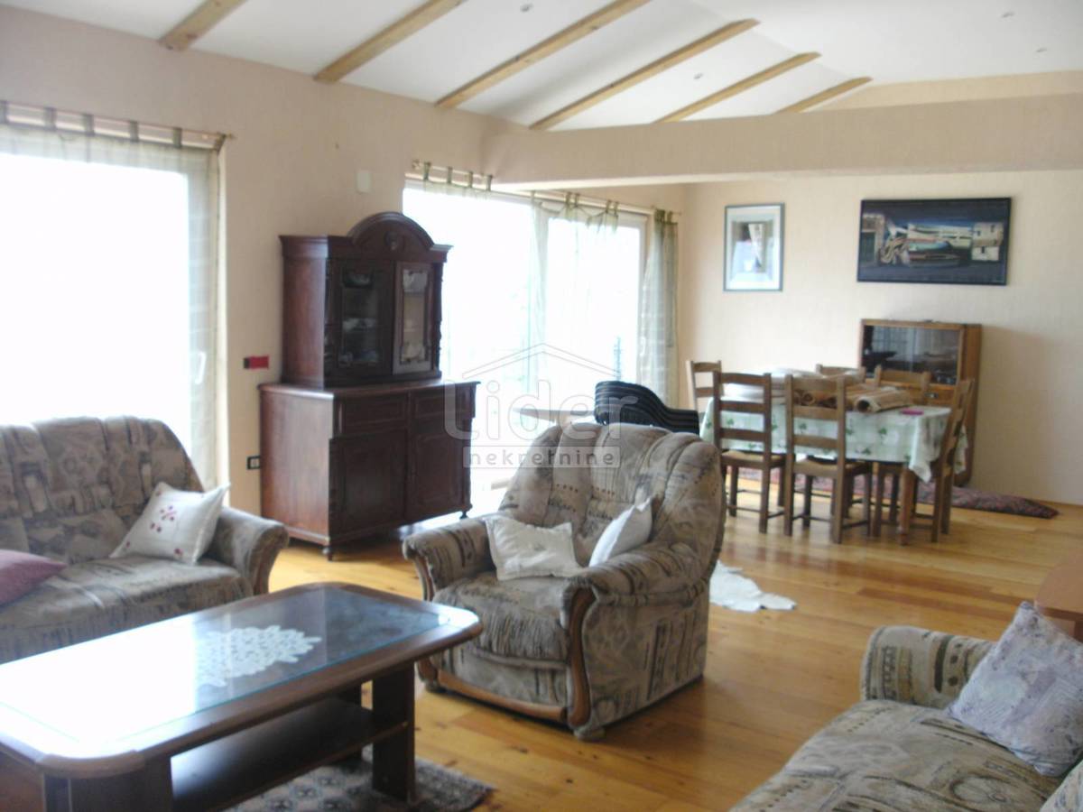 Hiša Crikvenica, 360m2