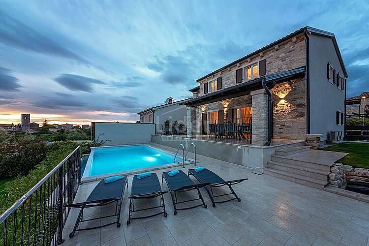 Hiša Sveti Lovreč, 350m2