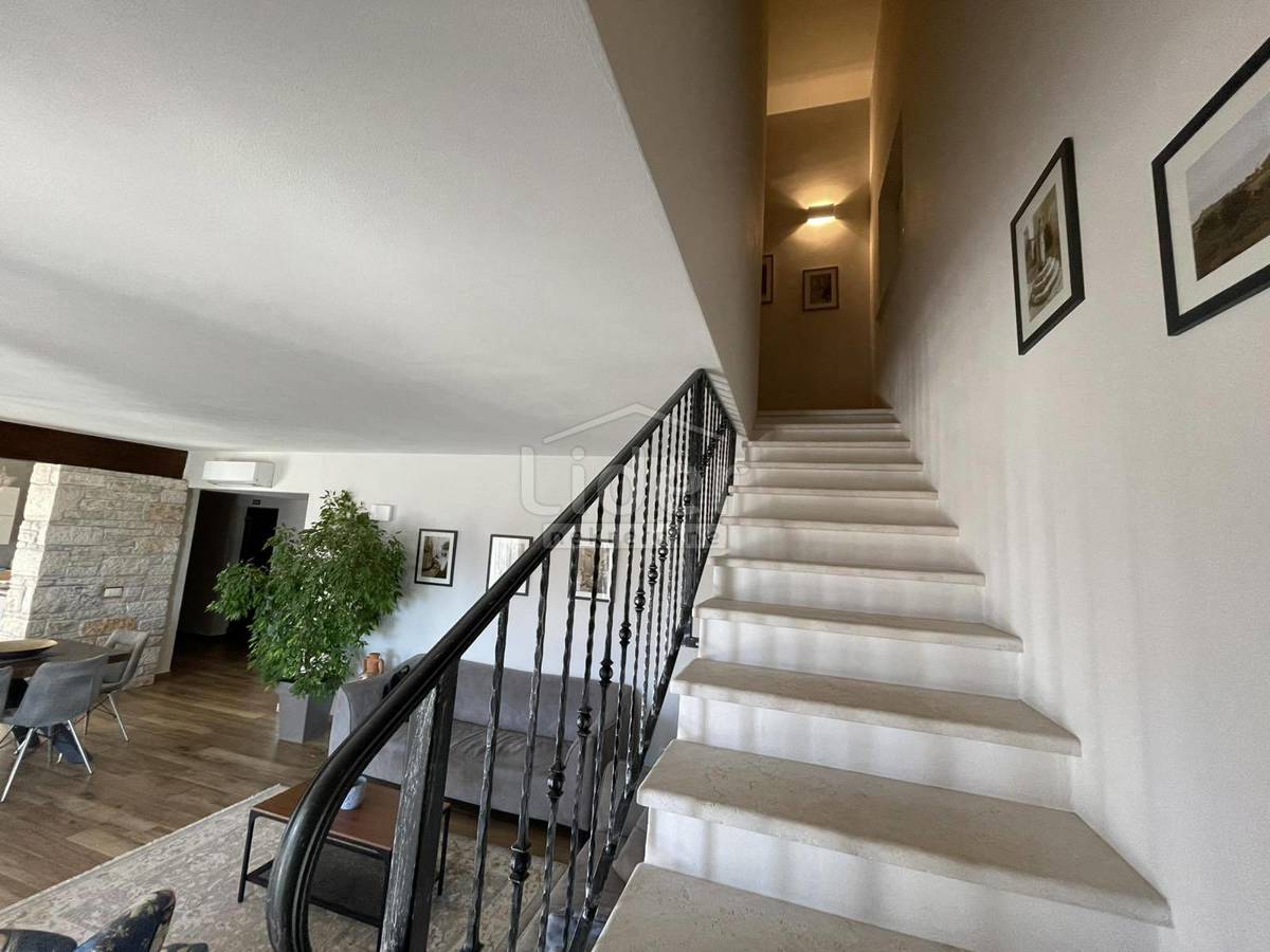 Hiša Sveti Lovreč, 350m2