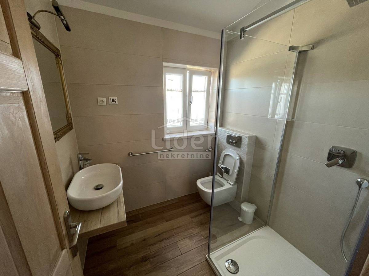 Hiša Sveti Lovreč, 350m2