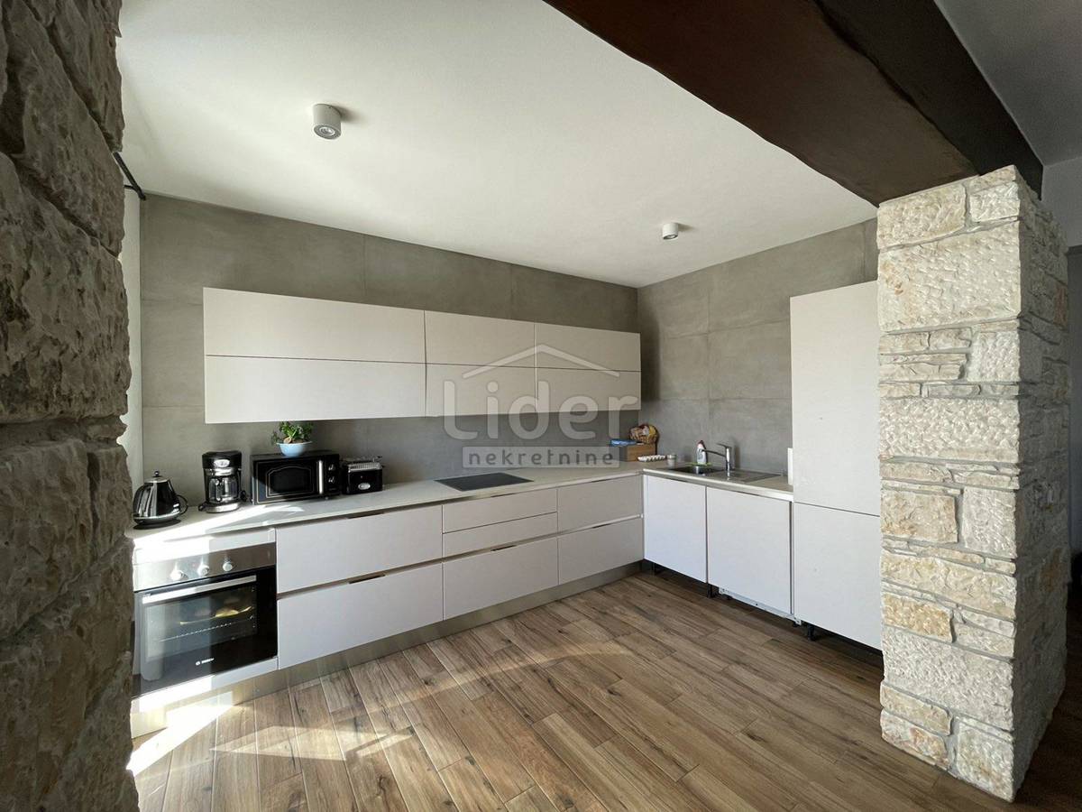 Hiša Sveti Lovreč, 350m2