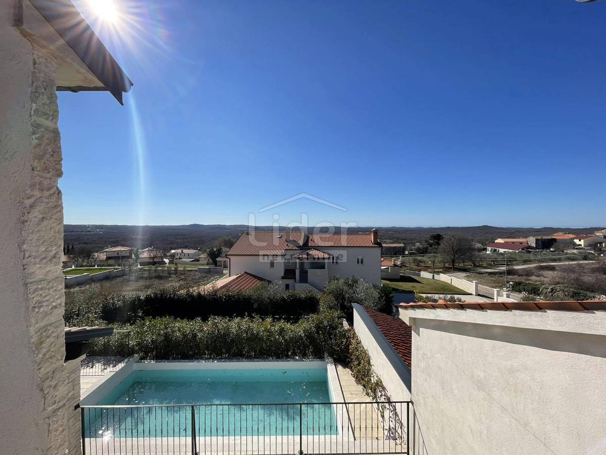 Hiša Sveti Lovreč, 350m2