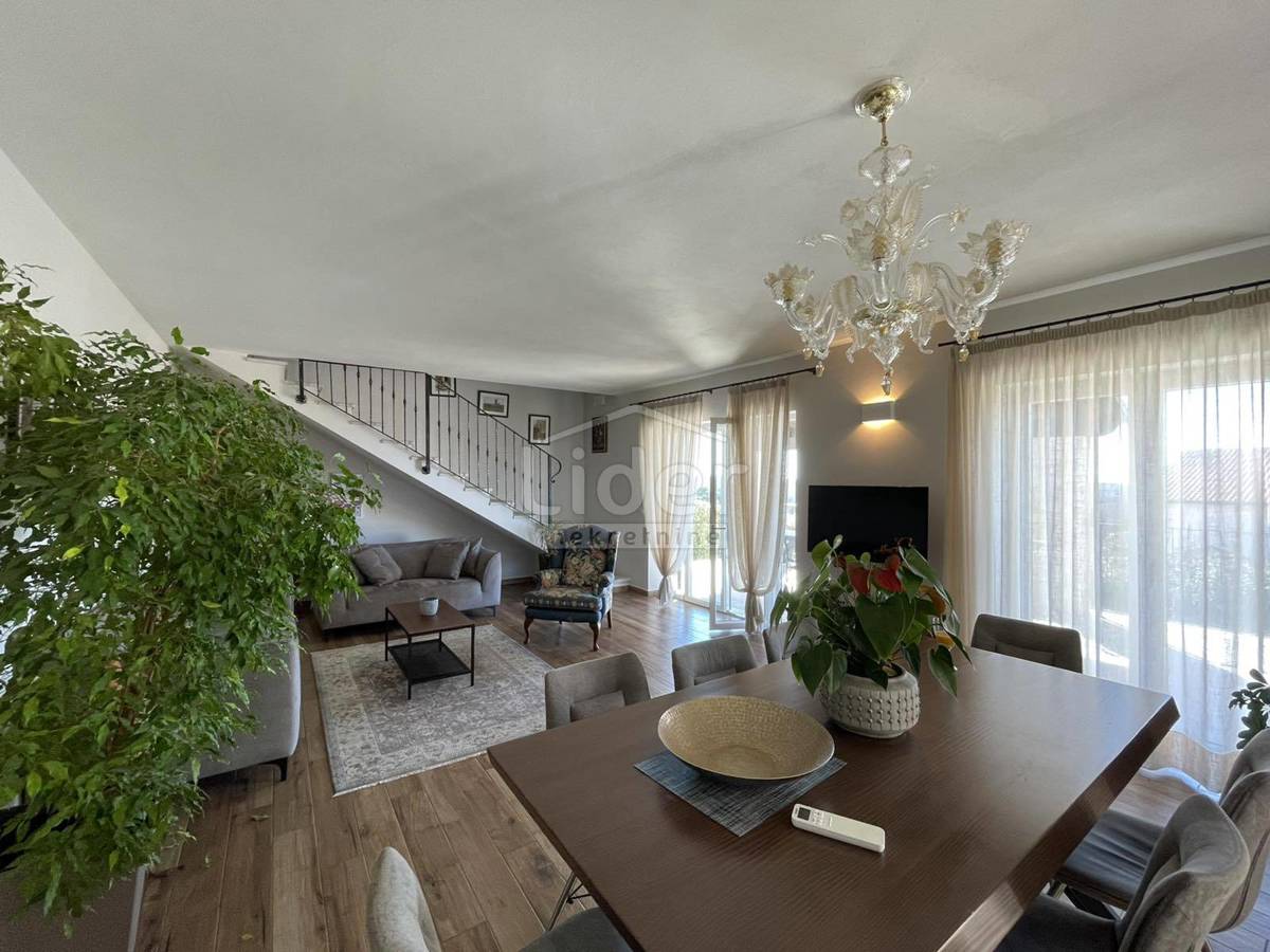 Hiša Sveti Lovreč, 350m2