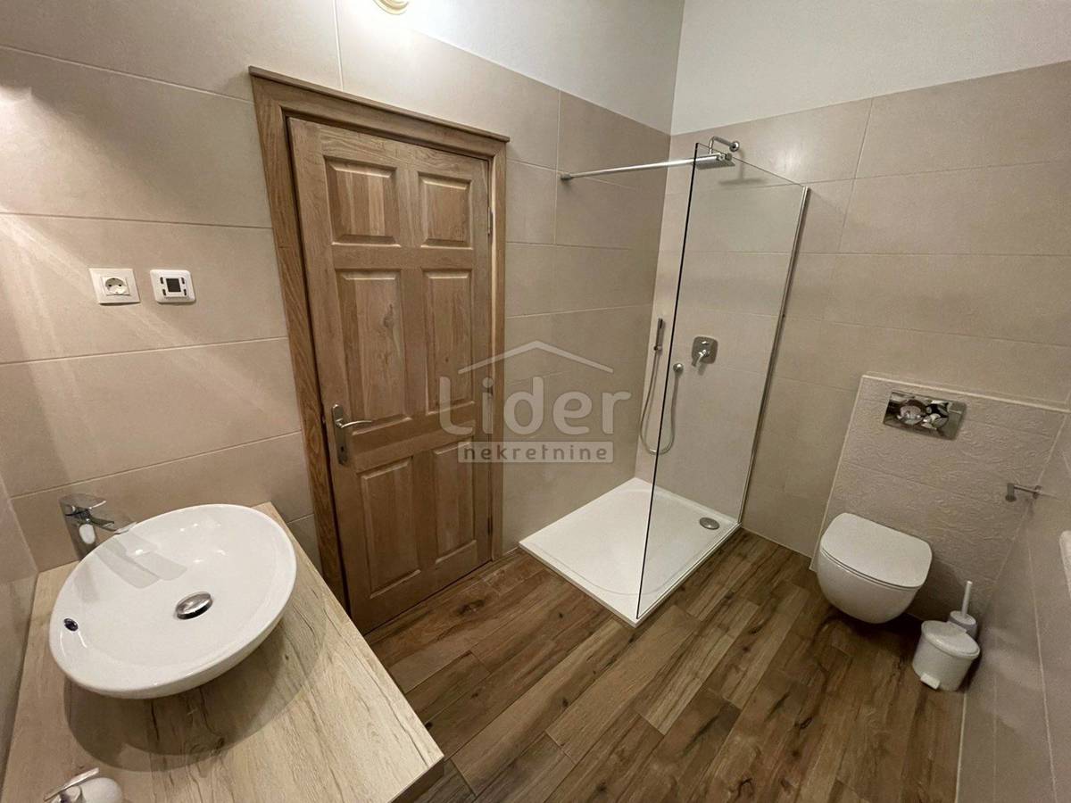 Hiša Sveti Lovreč, 350m2