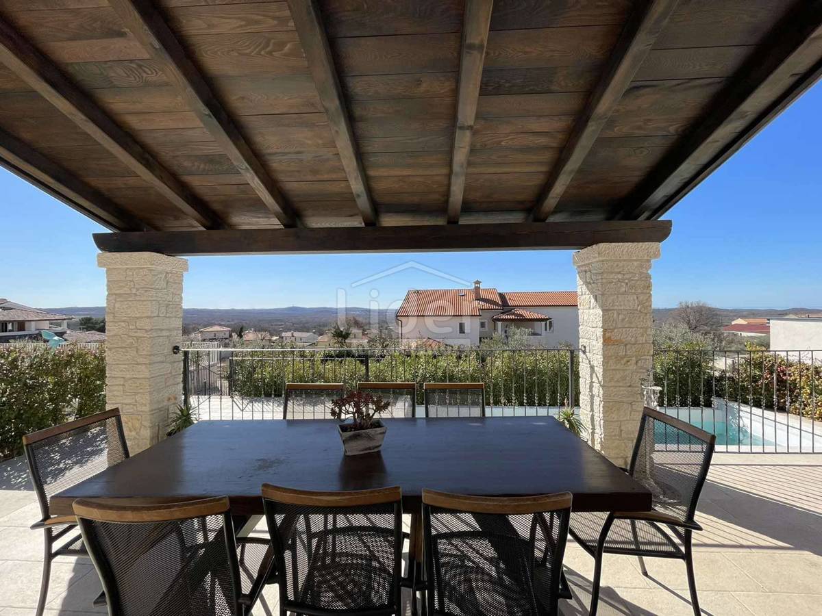 Hiša Sveti Lovreč, 350m2