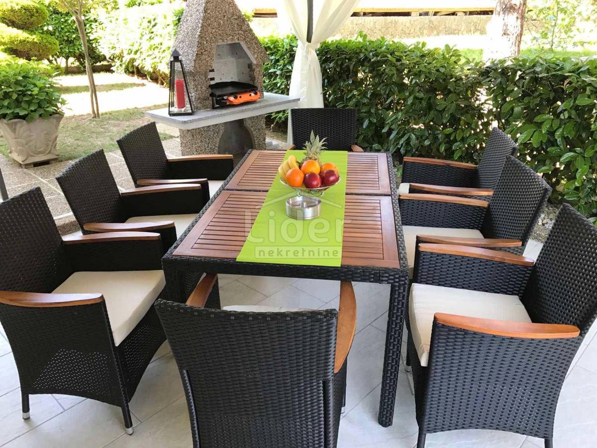 Hiša Malinska, 150m2