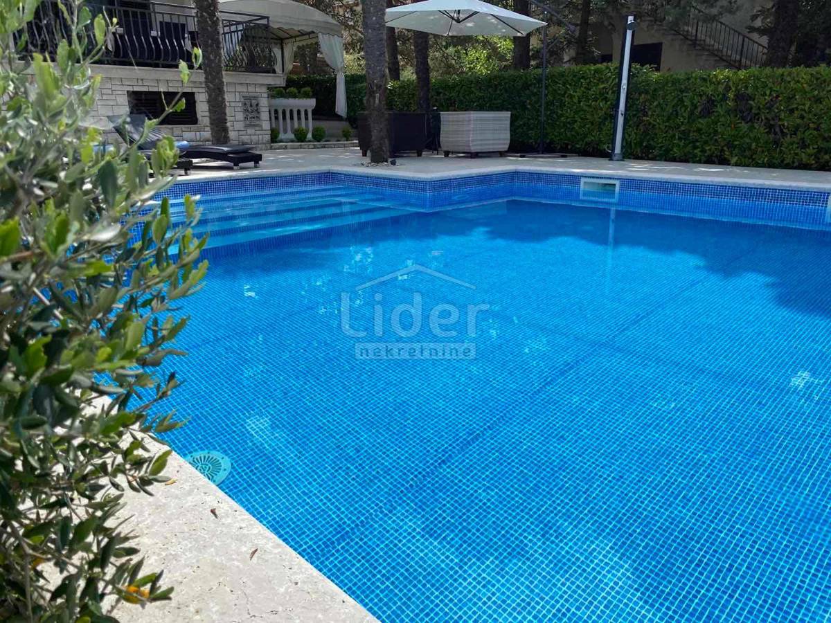 Hiša Malinska, 150m2