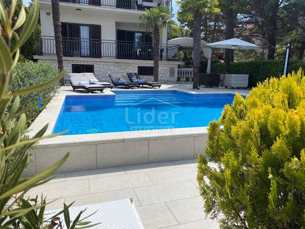 Hiša Malinska, 150m2