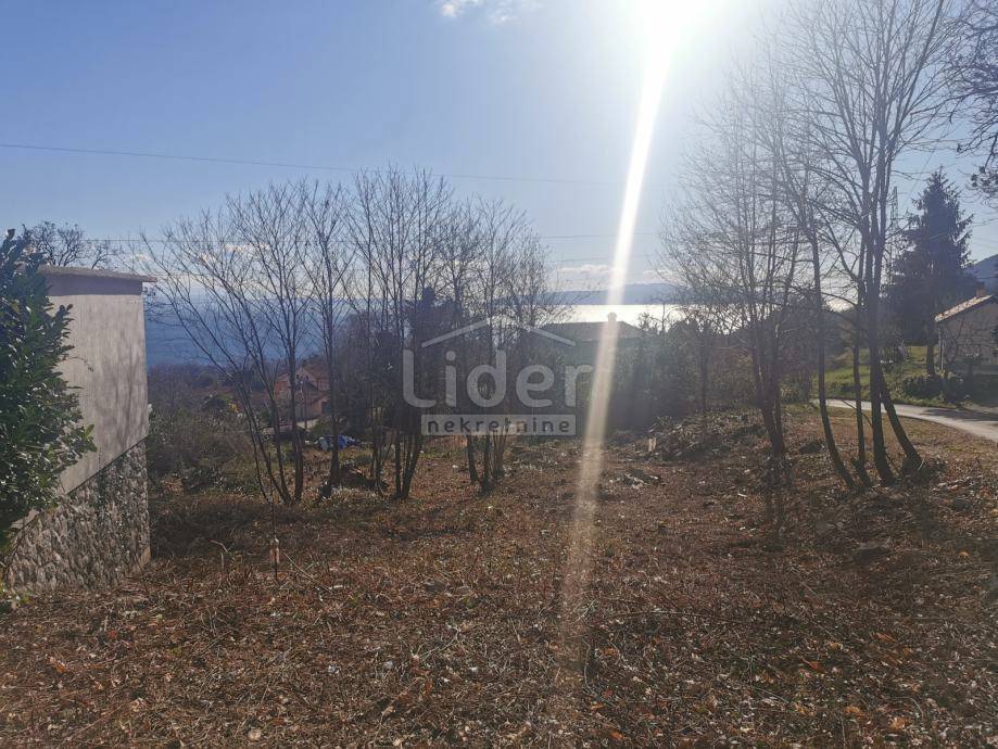 Zemljišče Oprić, 806m2