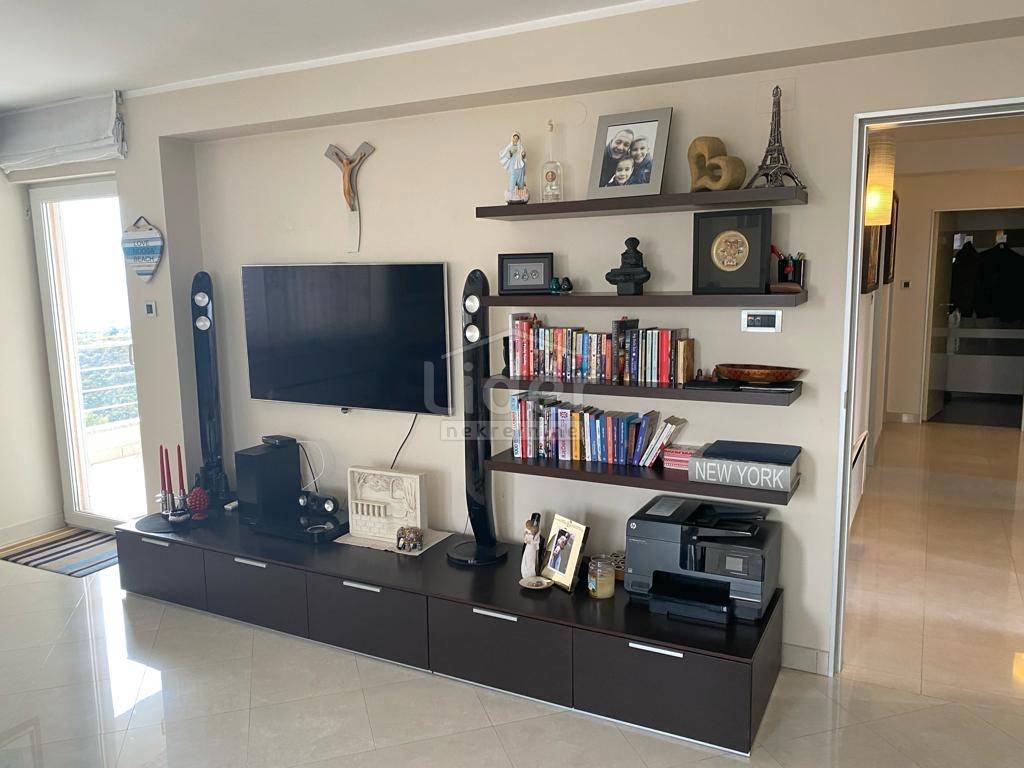 Stanovanje Drenova, 99m2