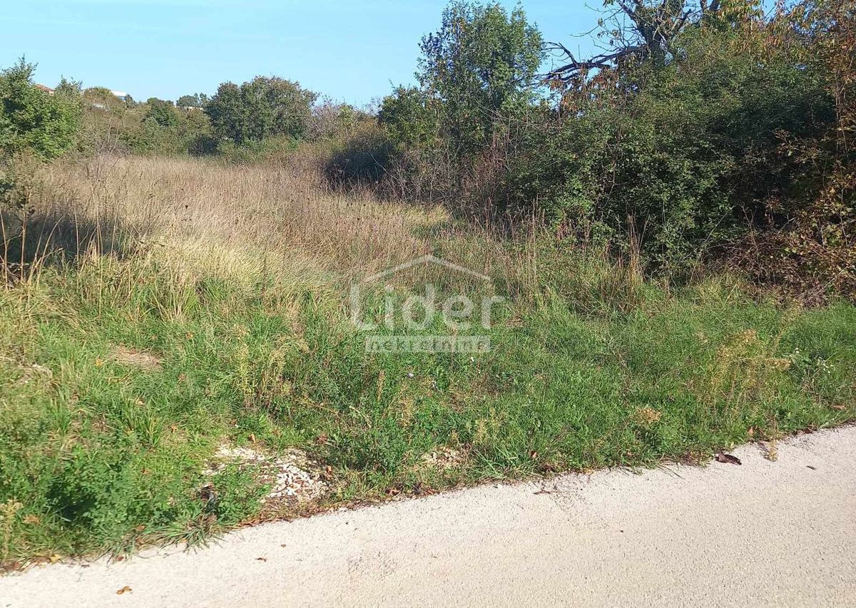 Zemljišče Burići, 3700m2