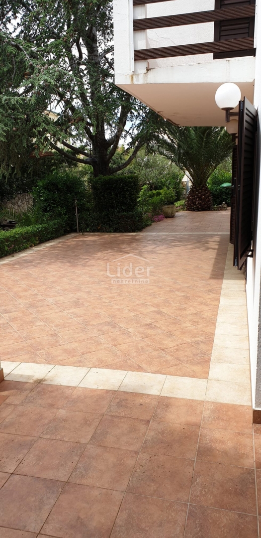 Hiša Novalja, 372m2