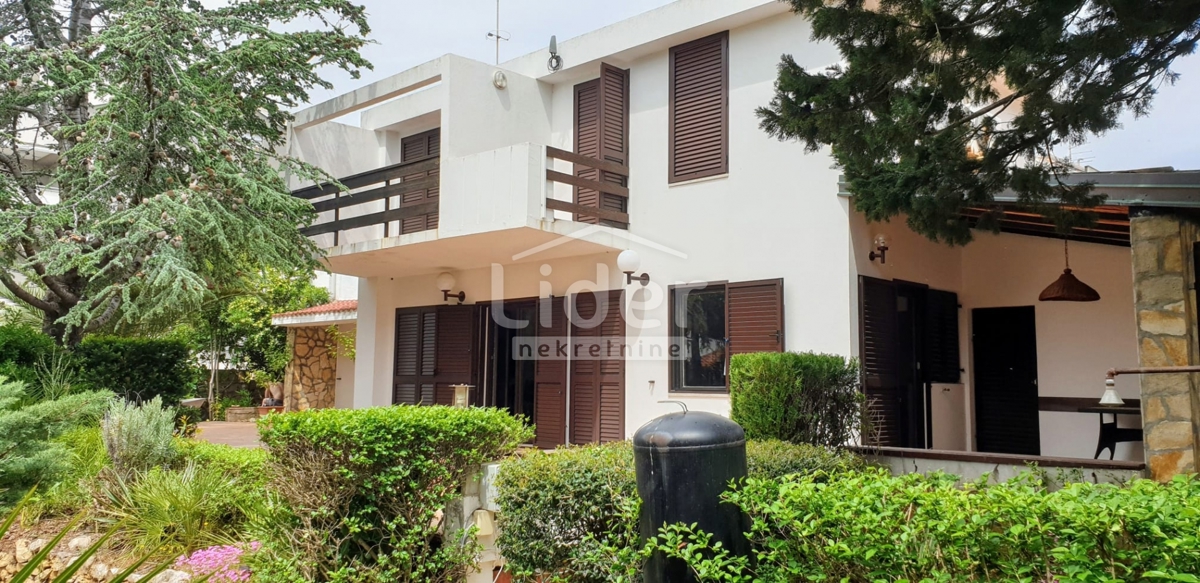 Hiša Novalja, 372m2