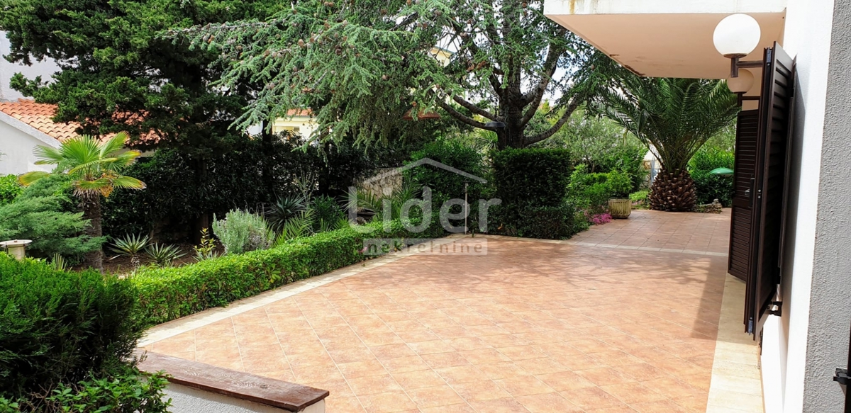 Hiša Novalja, 372m2