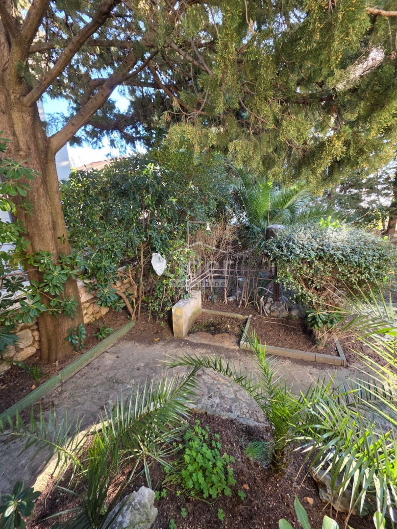 Hiša Novalja, 372m2