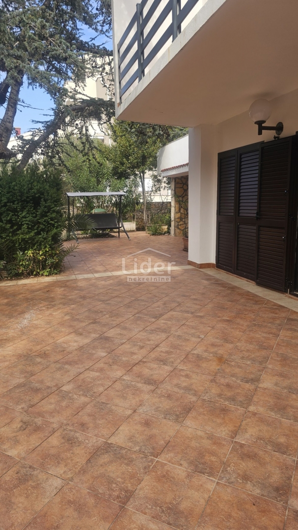 Hiša Novalja, 372m2