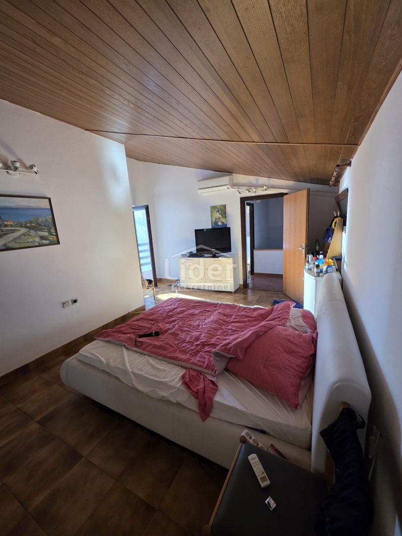 Hiša Novalja, 372m2