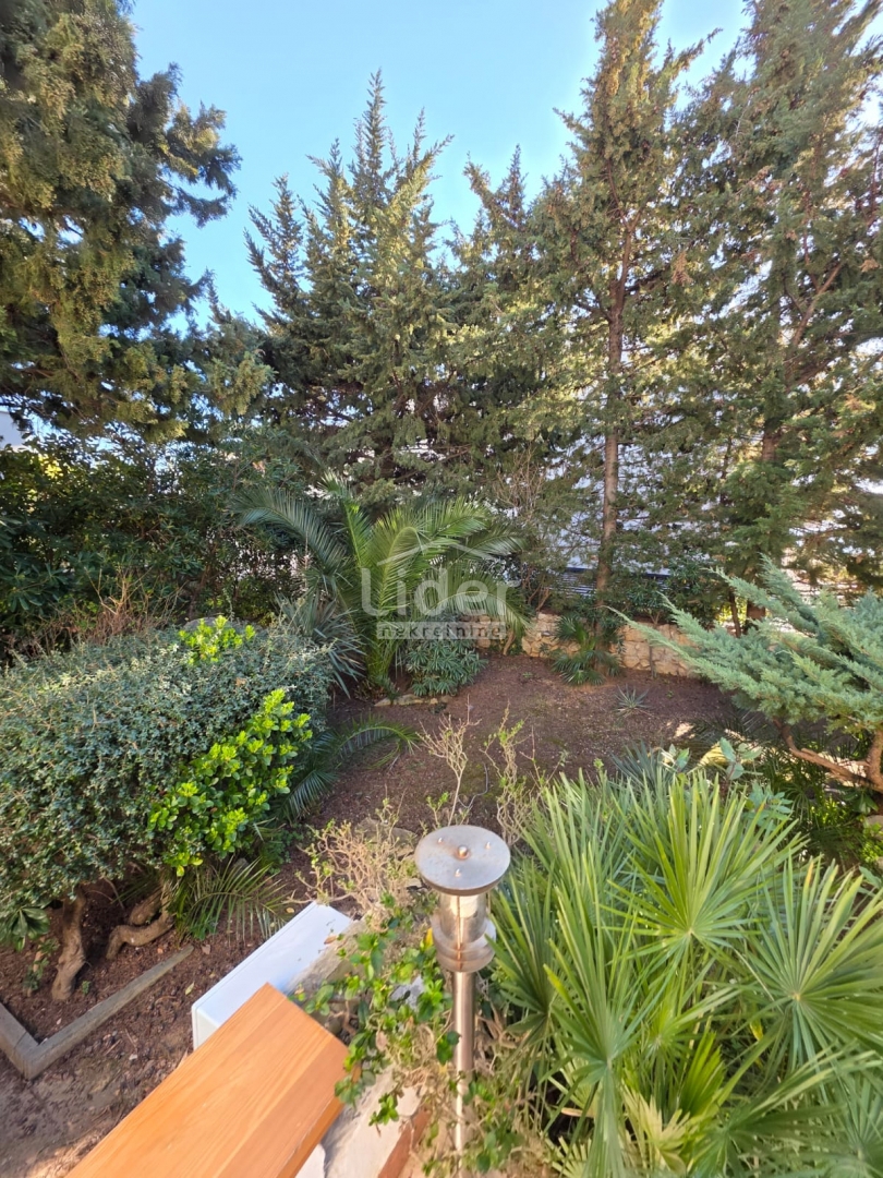 Hiša Novalja, 372m2