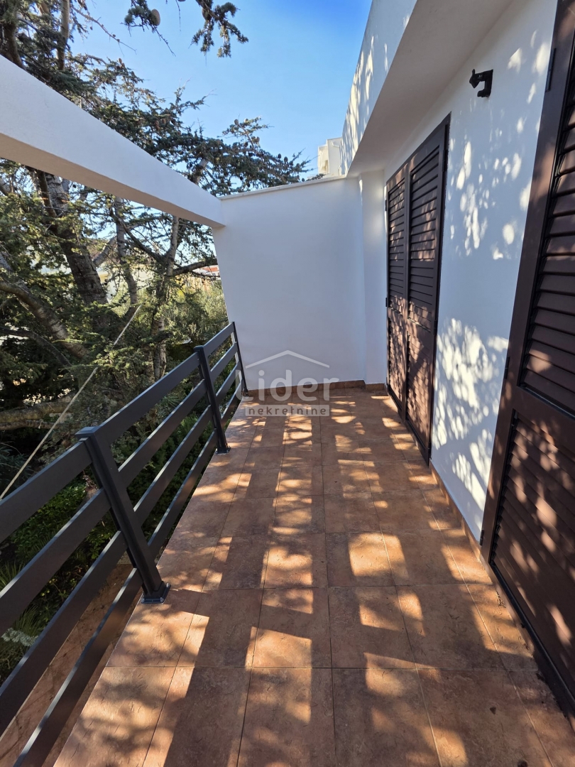 Hiša Novalja, 372m2