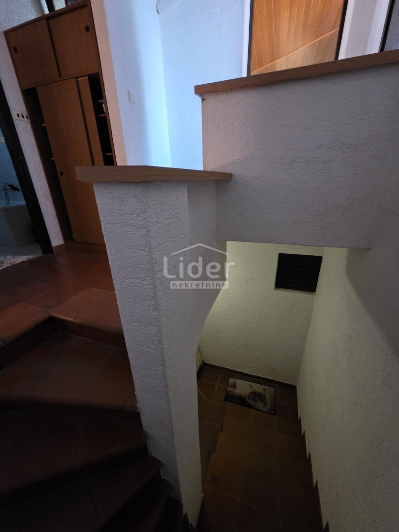 Hiša Novalja, 372m2