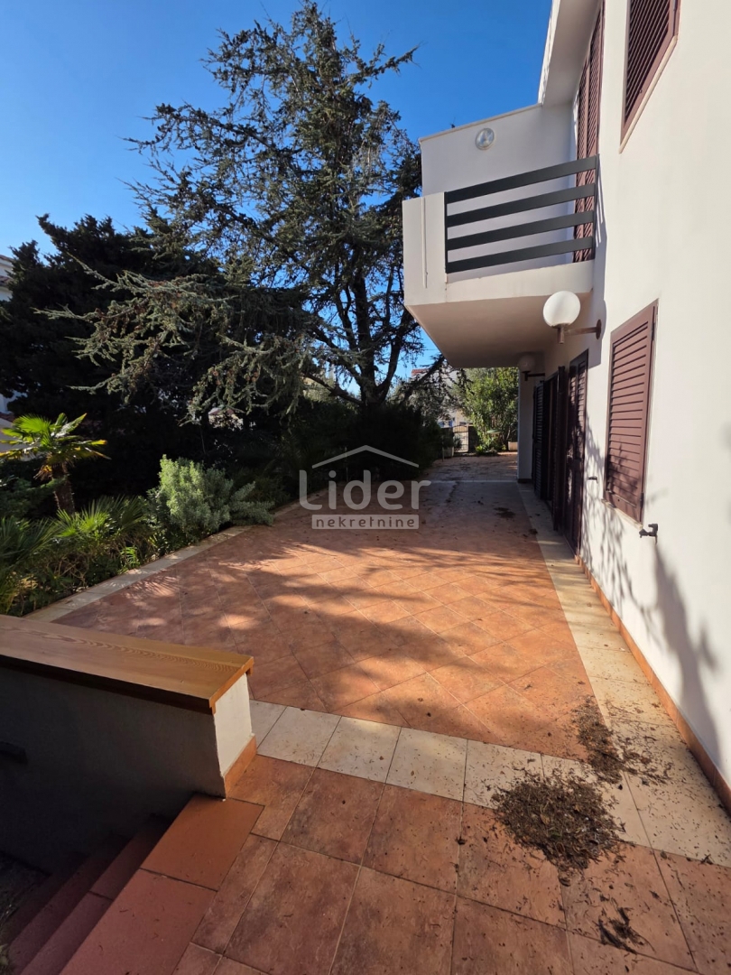 Hiša Novalja, 372m2