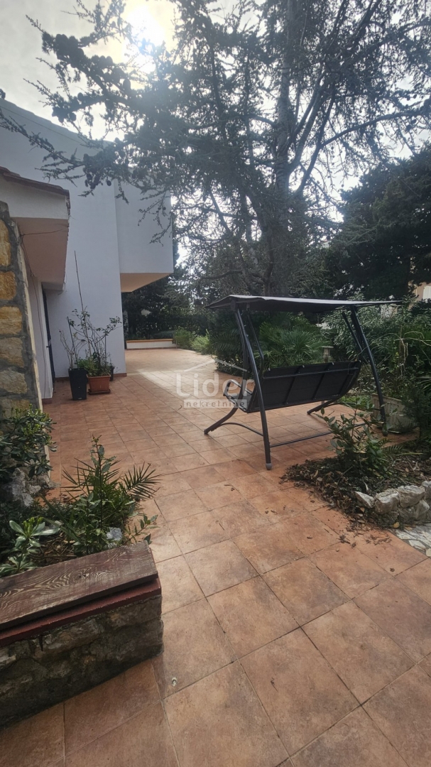 Hiša Novalja, 372m2