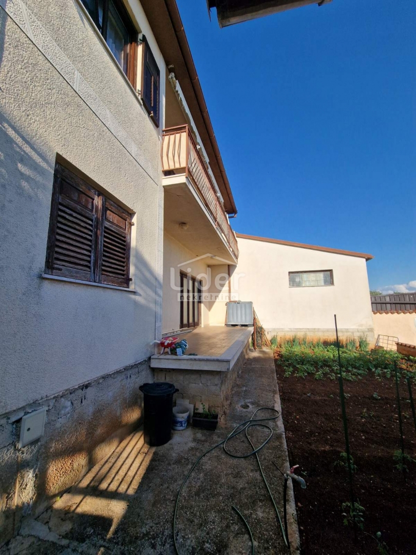 Poslovni prostor Višnjan, 677m2