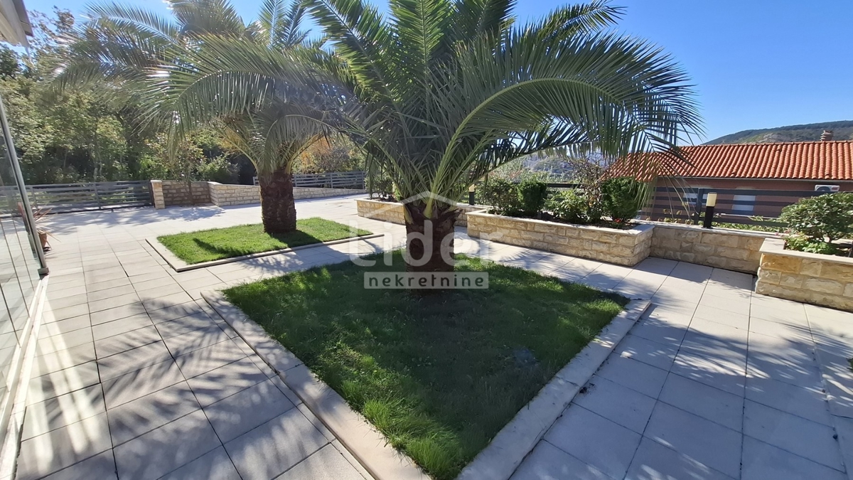 Hiša Crikvenica, 400m2