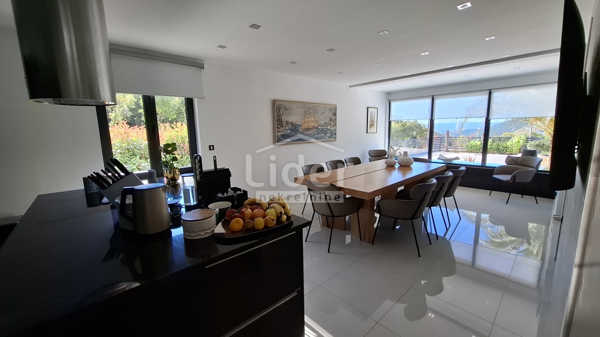 Hiša Crikvenica, 400m2