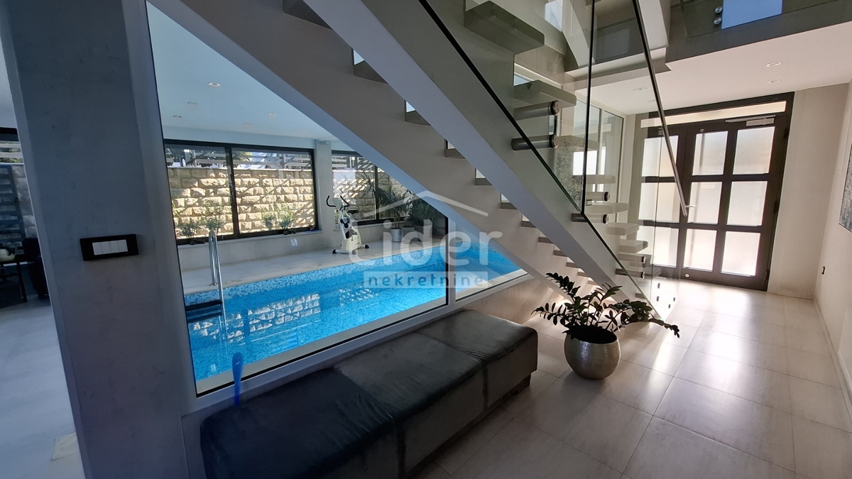 Hiša Crikvenica, 400m2